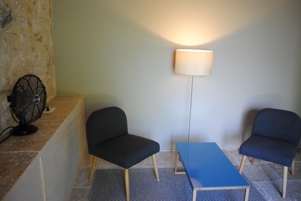Les Foucauds Hotel Saint-Quentin-de-Caplong Phòng bức ảnh