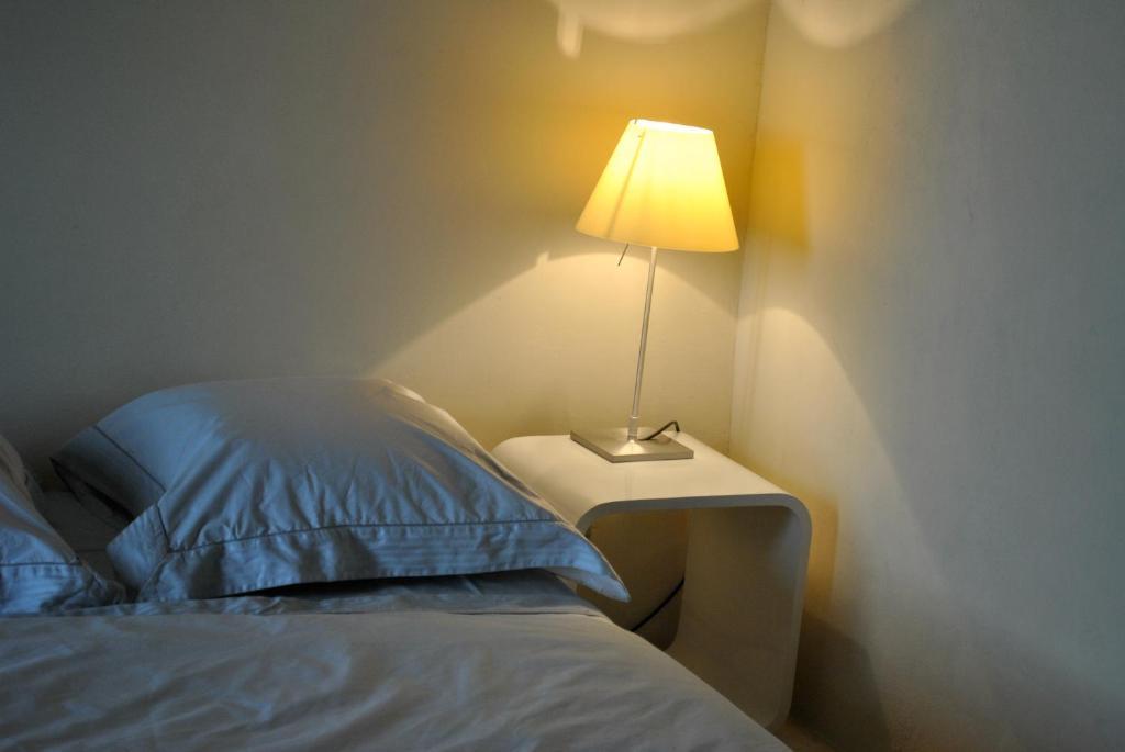 Les Foucauds Hotel Saint-Quentin-de-Caplong Phòng bức ảnh